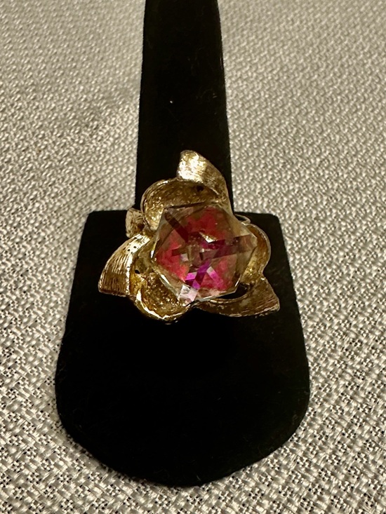 Vintage Jewelry - 🌈 VTG 70s Brutalist Color Change Neodymium Ring